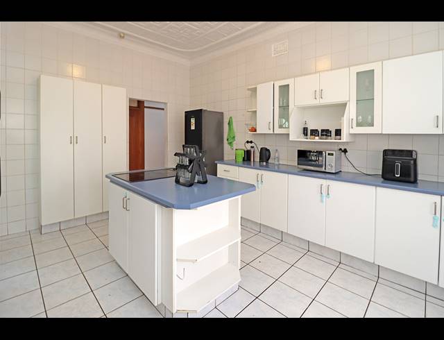 3 BEDROOM HOUSE FOR SALE IN KENSINGTON